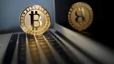 Harga Bitcoin Hari Ini: Bitcoin Turun ke $99K Seiring Melambatnya Rally Trump & Kekhawatiran Mt. Gox